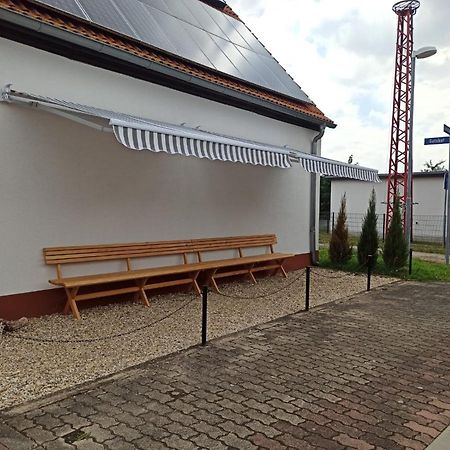 Zum-Butterstock Apartment Schkopau Екстериор снимка
